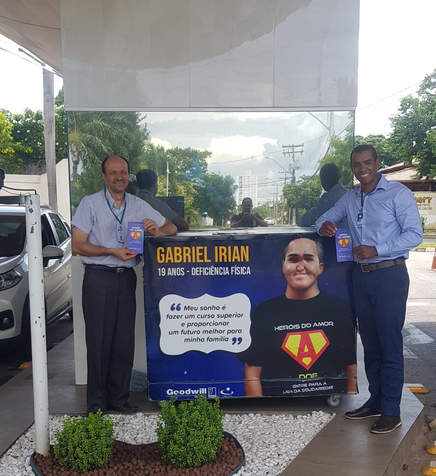 Res. Privê Atlântico promovendo a Campanha Heróis do Amor!