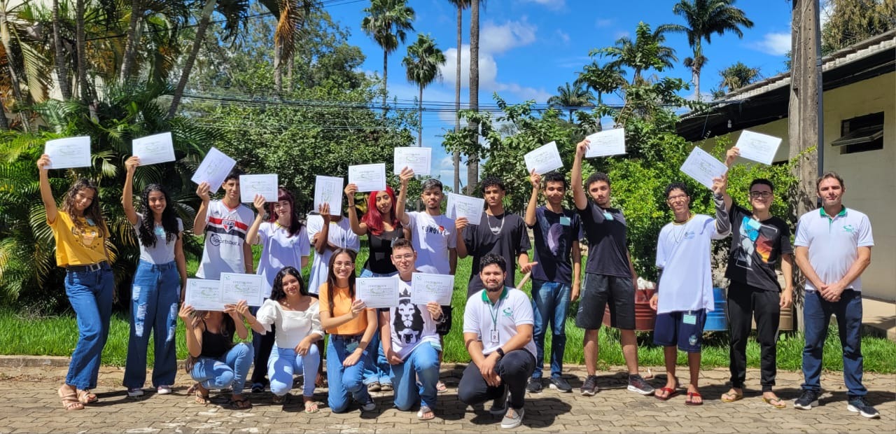 Alunos do curso de Operador de Informática encerraram mais um ciclo de conhecimento.