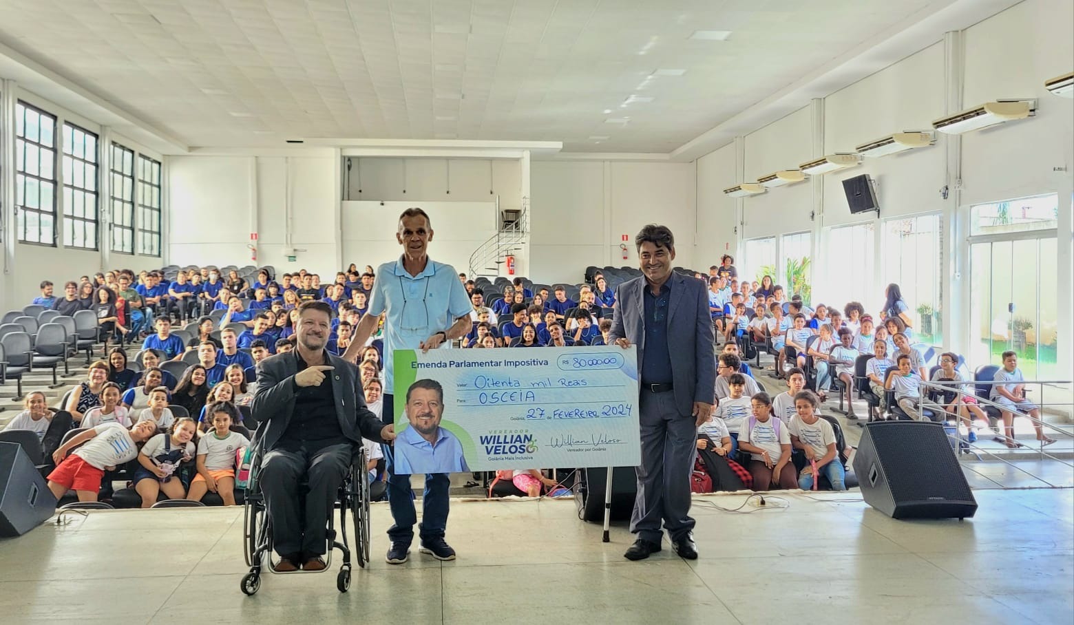 Visita do vereador Willian Veloso e sua equipe para entrega do cheque simbólico, no valor de R$ 80.000,00.