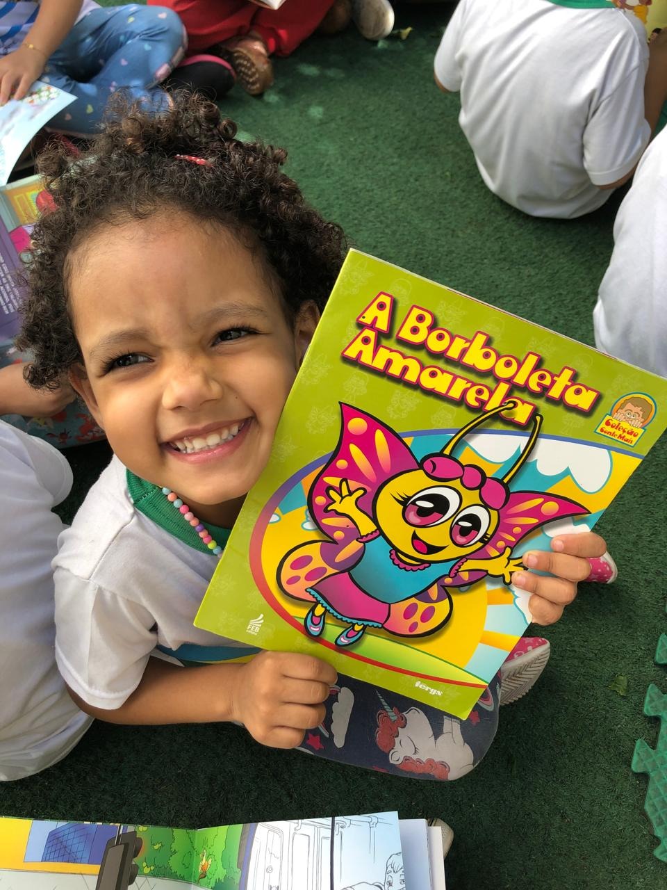 As crianças da pré-escola II do Educandário Espirita Euripedes Barsanulfo, tiveram uma aula especial em comemoração ao Dia do Livro.