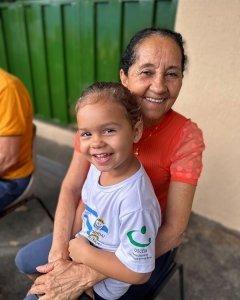 Confraternização entre Gerações: O Espírito do Natal no Educandário Espírita Eurípedes Barsanulfo