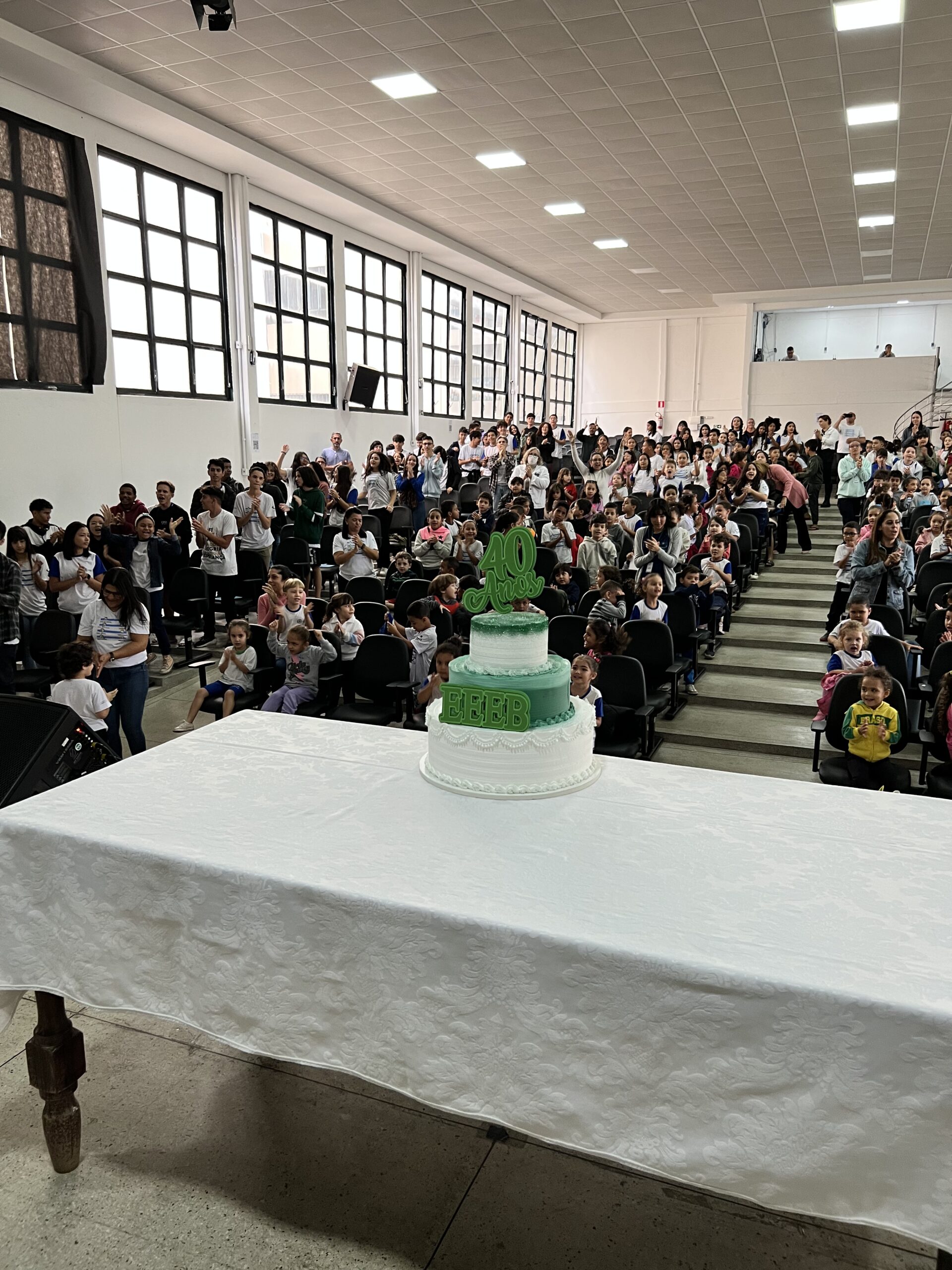 🎉 40 anos de educação com amor! 📚✨